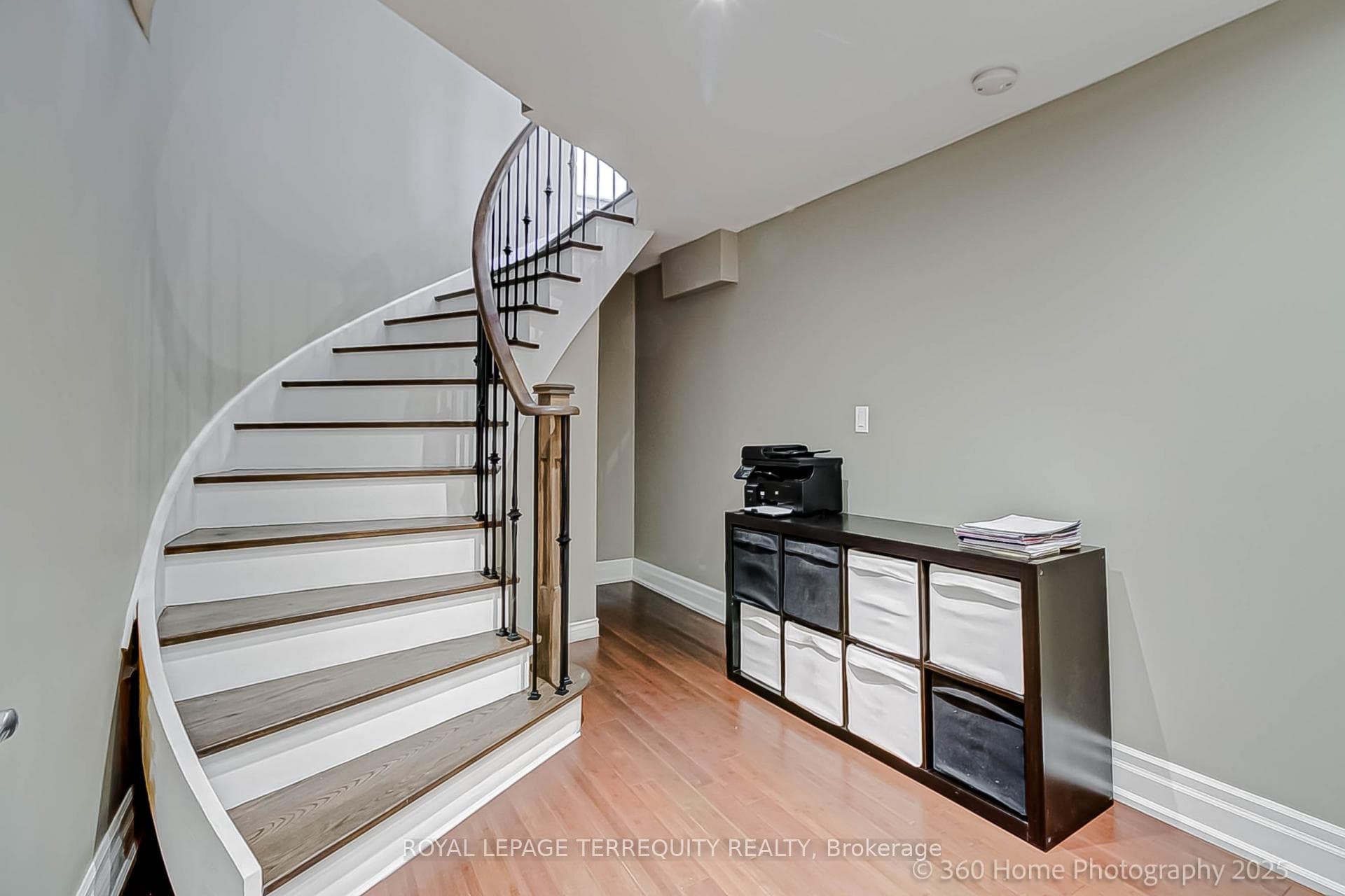 258 Landsbridge Street photo 28