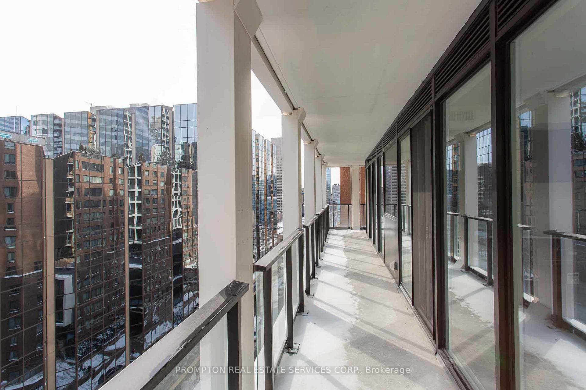 20 Edward Street Unit 811 photo 3