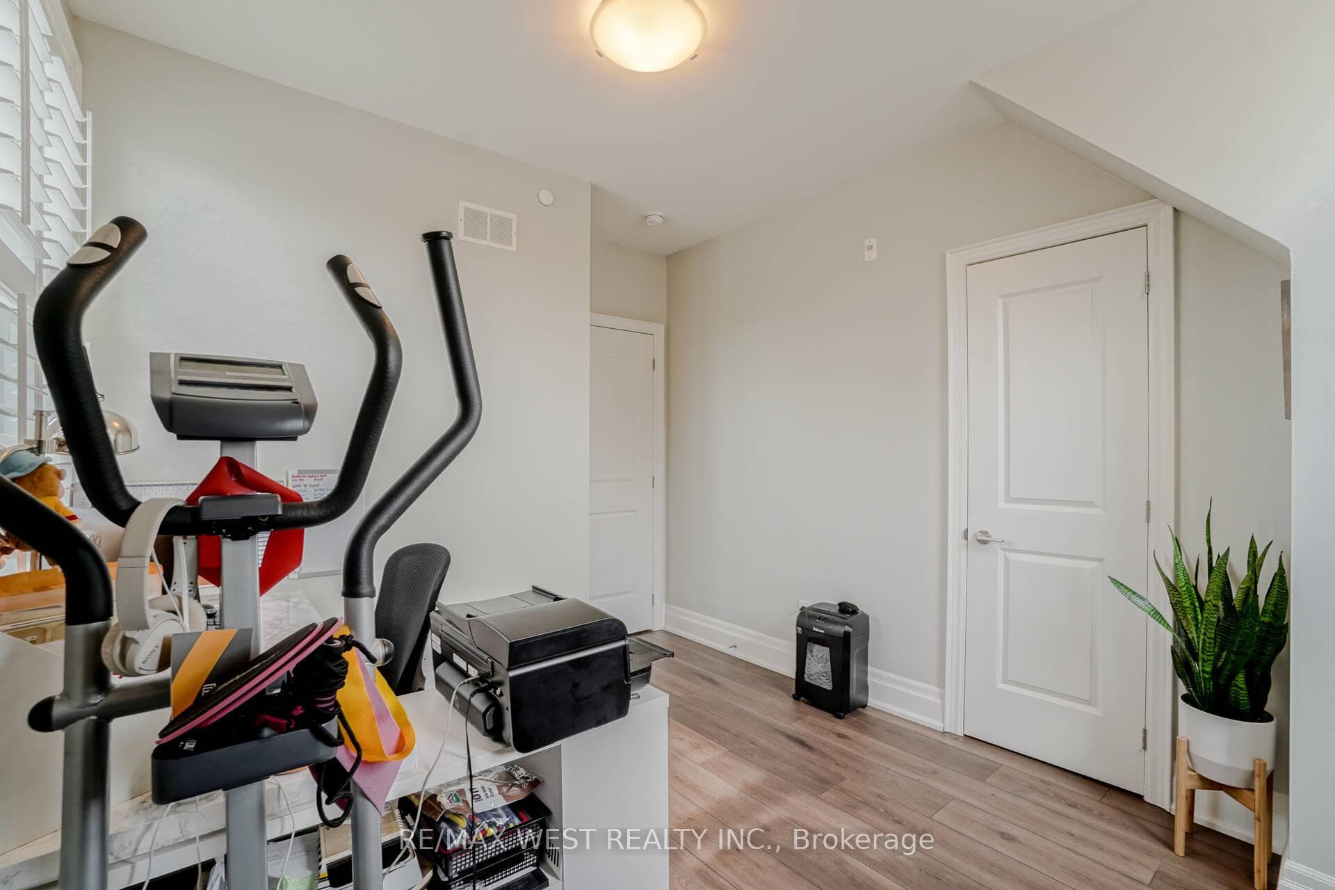 10425 Islington Avenue Unit 213 photo 20
