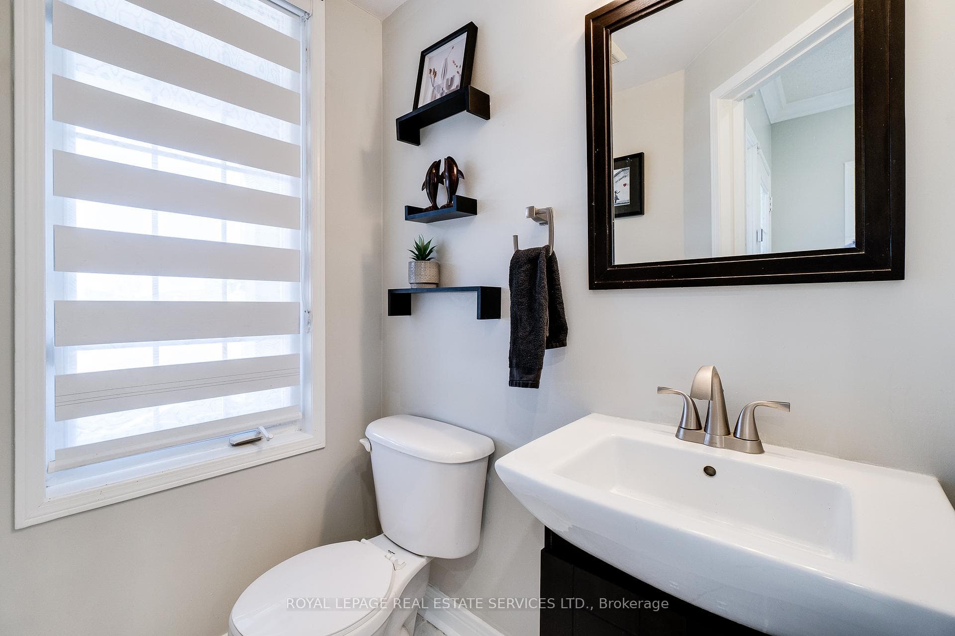 2228 Sutton Drive photo 11