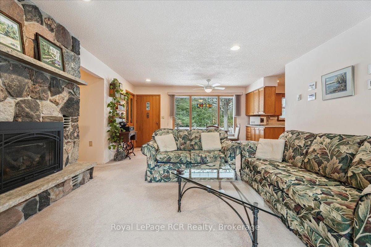 202 Gore Crescent photo 12