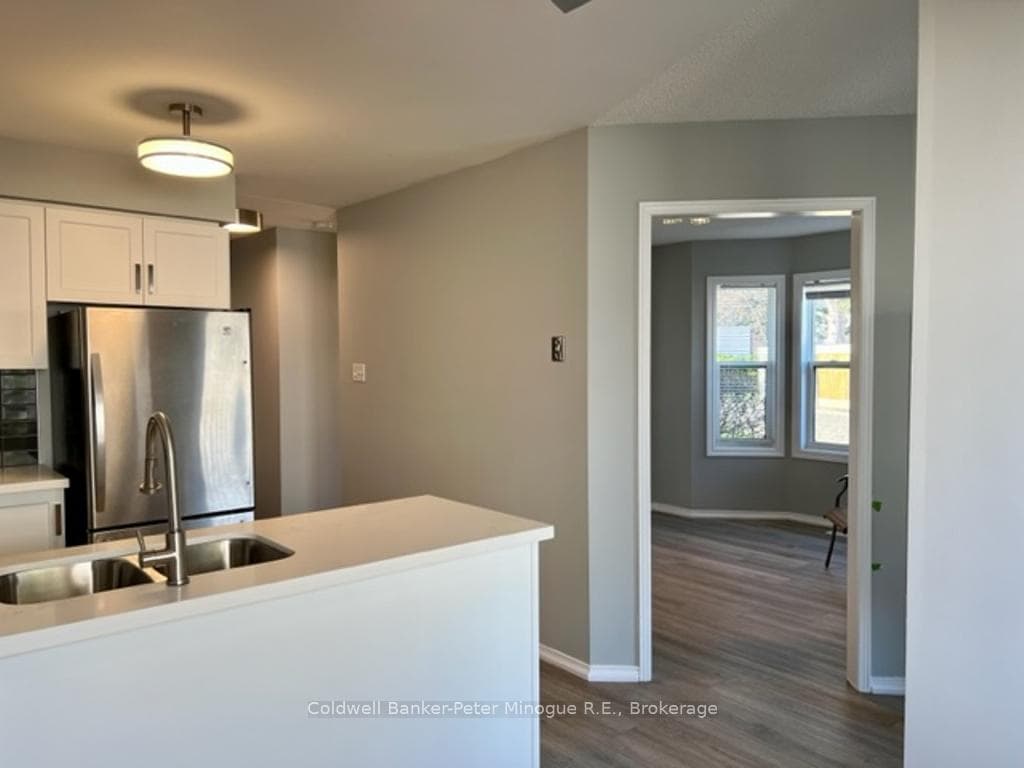 120 D'ambrosio Drive Unit 32 photo 8