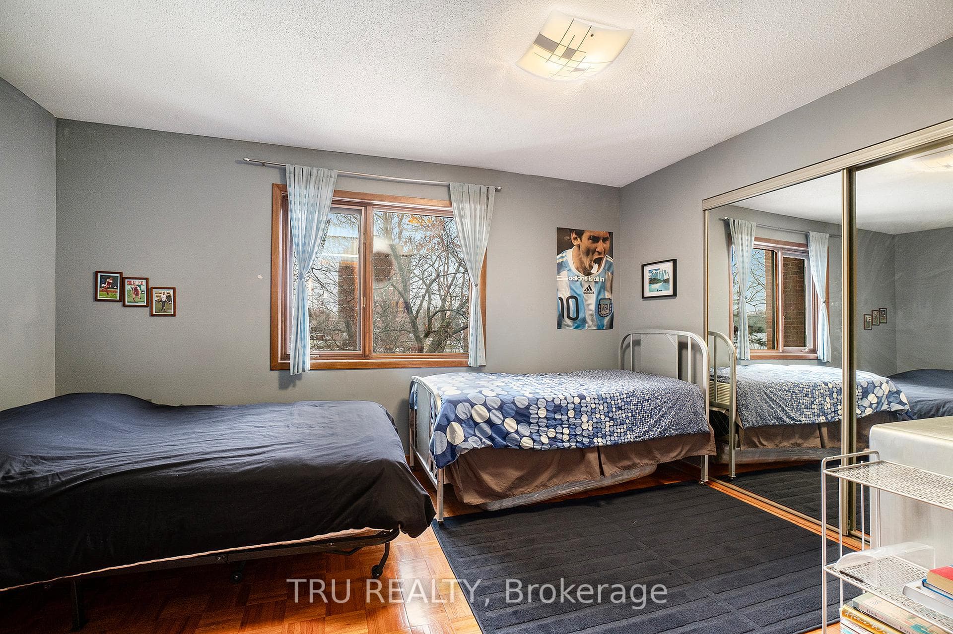 2nd bedroom