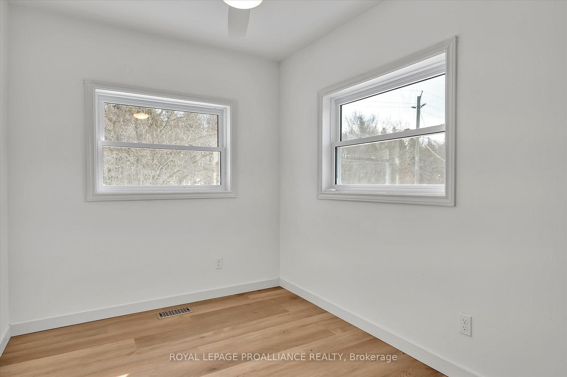 95 Cedar Drive photo 32