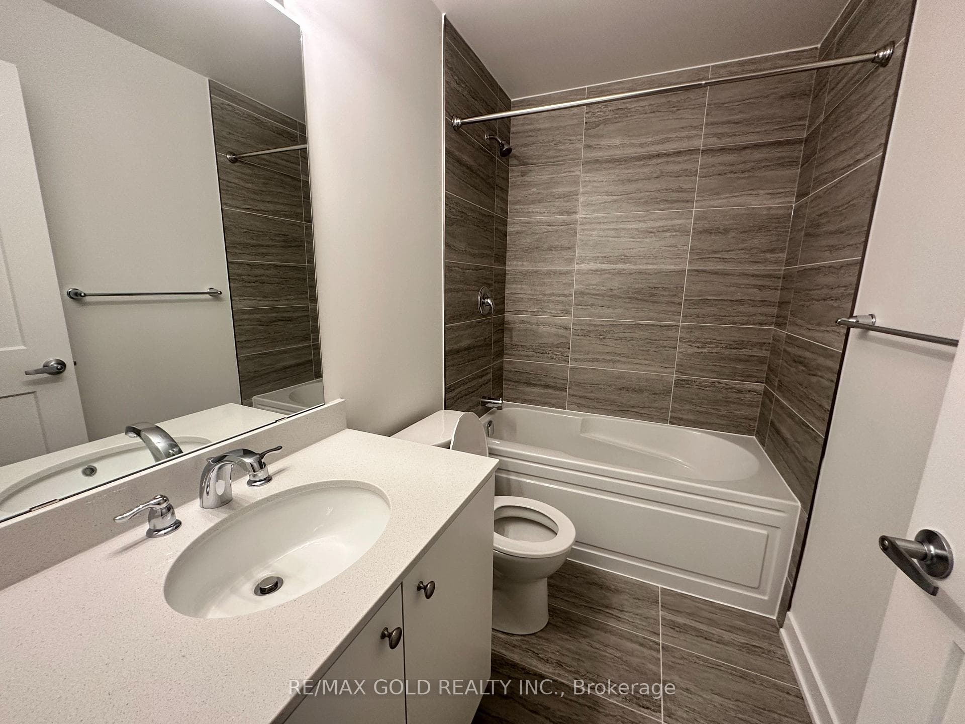 312 Erb Street Unit 501 photo 12