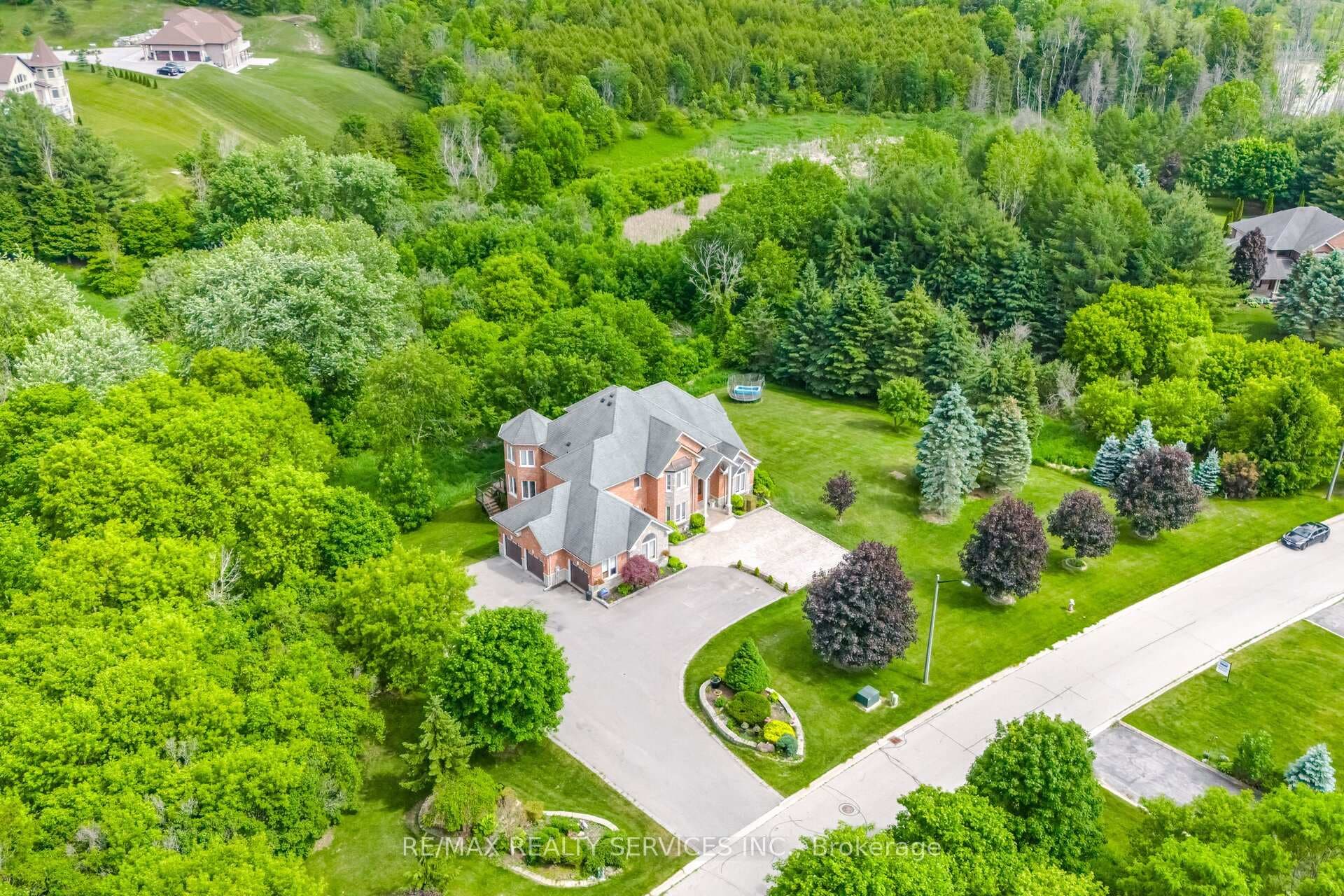 3 Valley Hill Drive photo 4