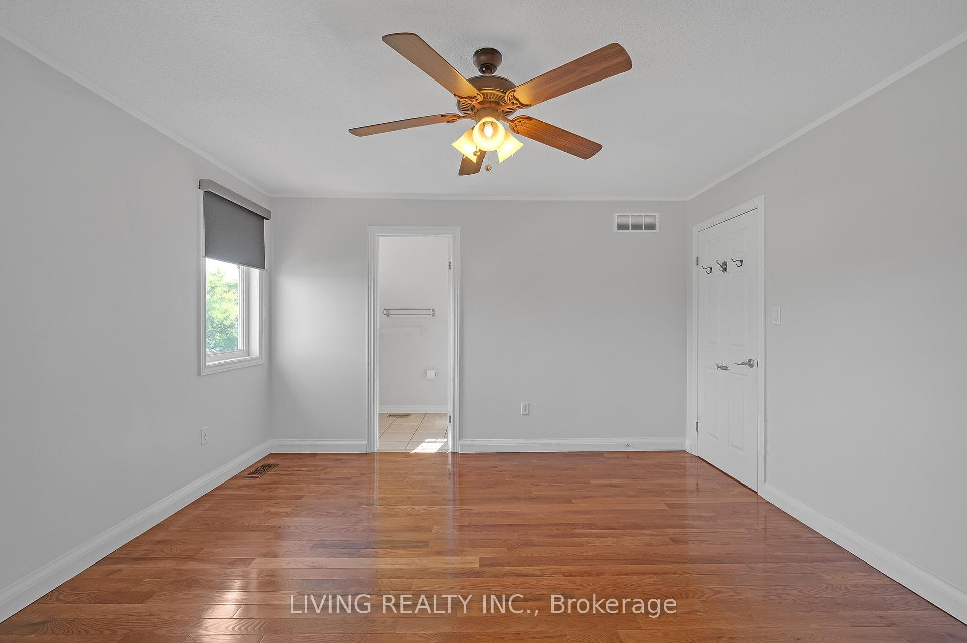 262 Jacqueline Boulevard photo 24