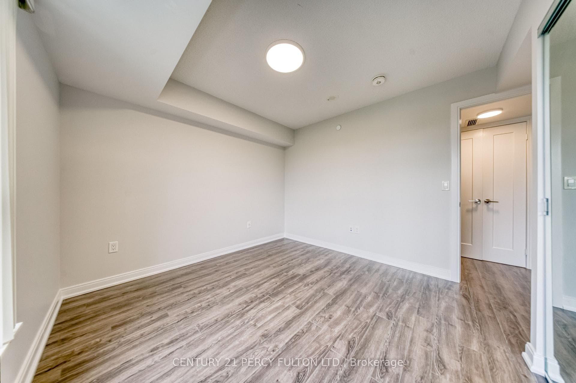 275 Village Green Square Unit 420 photo 19