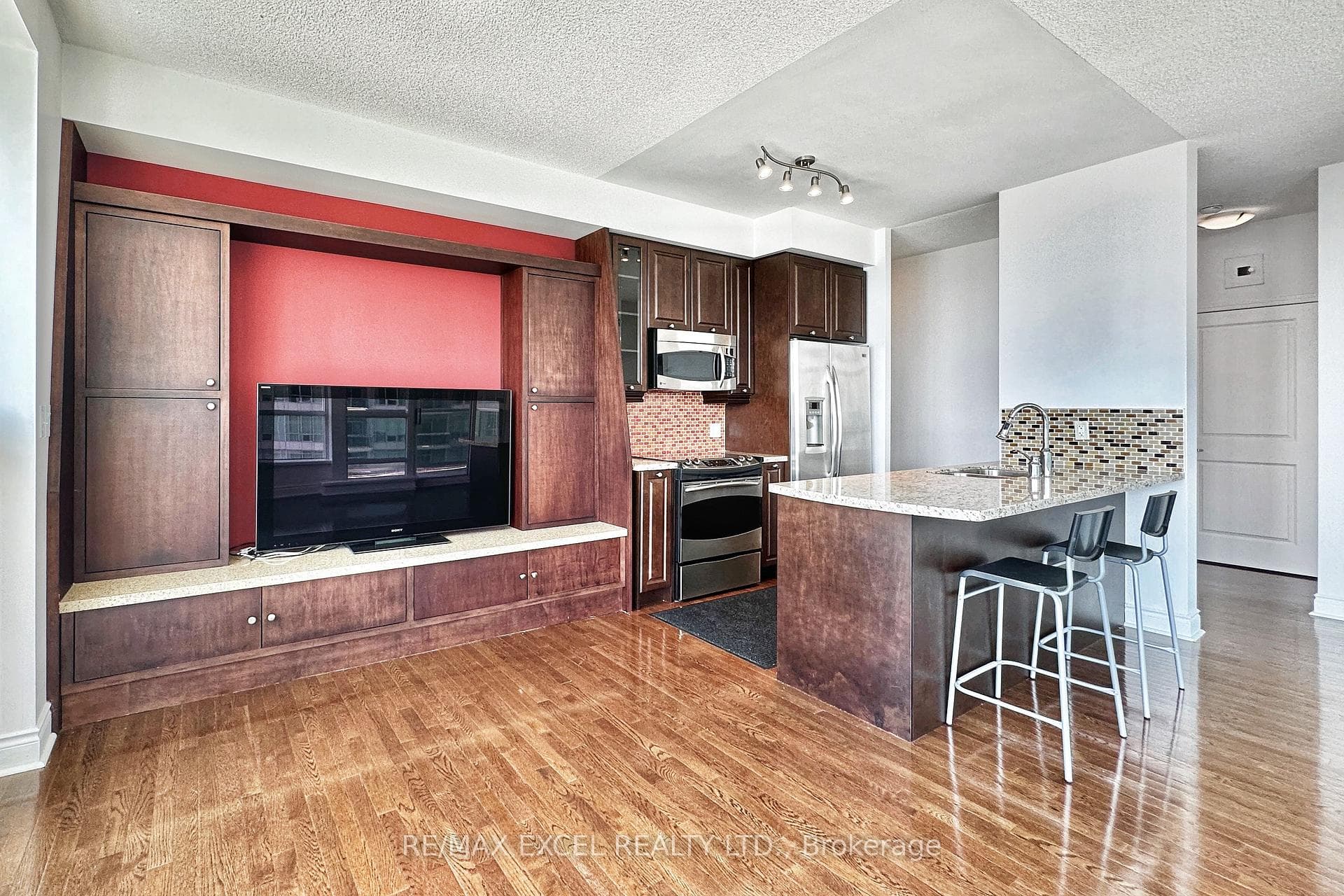 1910 Lakeshore Boulevard Unit 807 photo 5