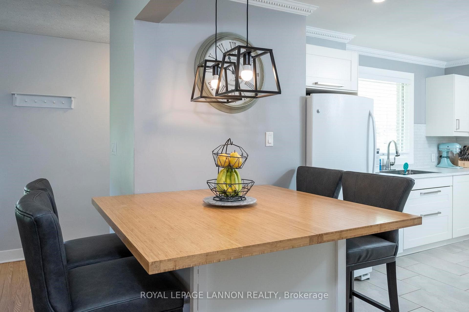 131 Maplewood Street photo 8