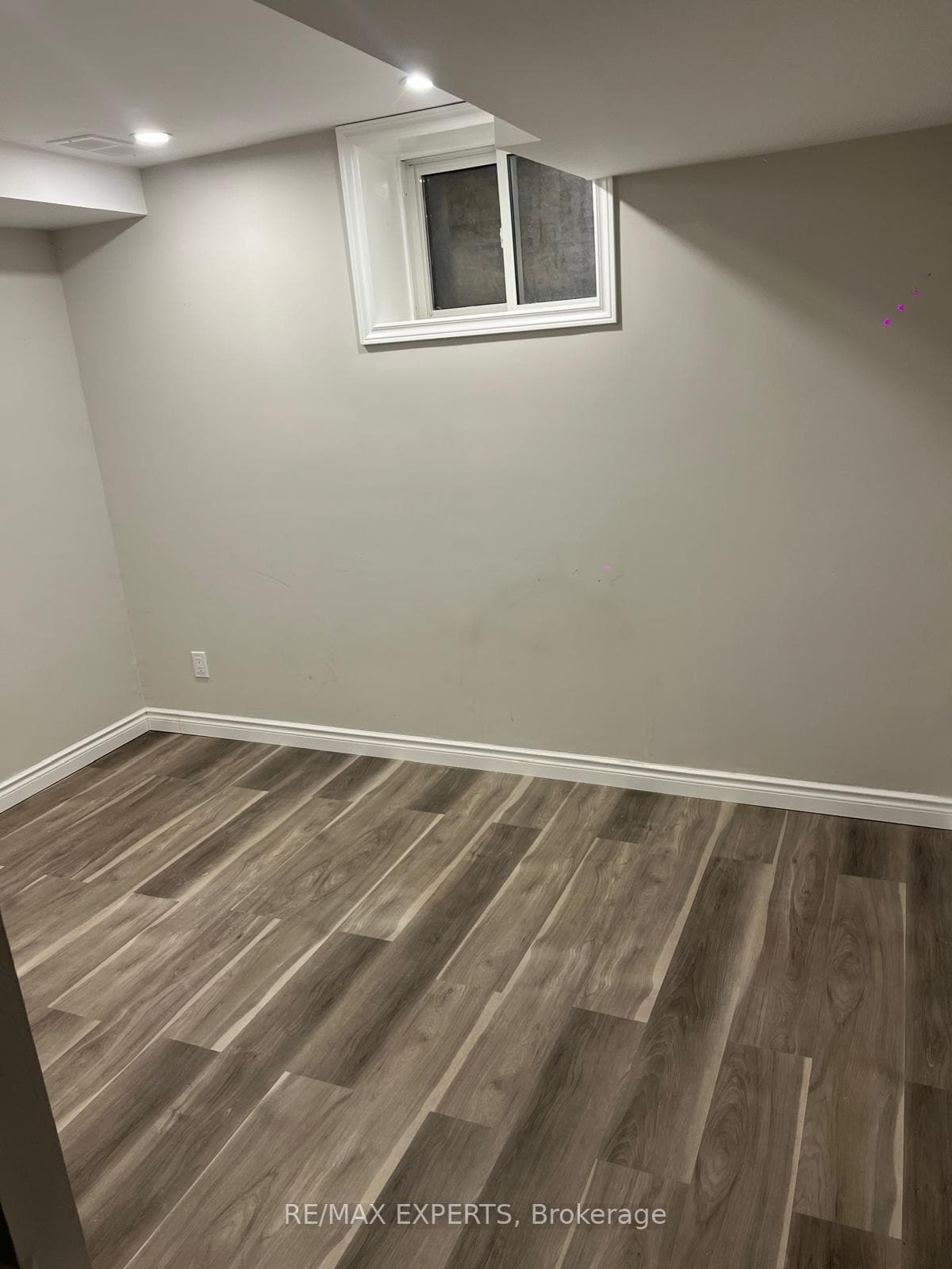 30 Martindale Crescent Unit Bsmt photo 3