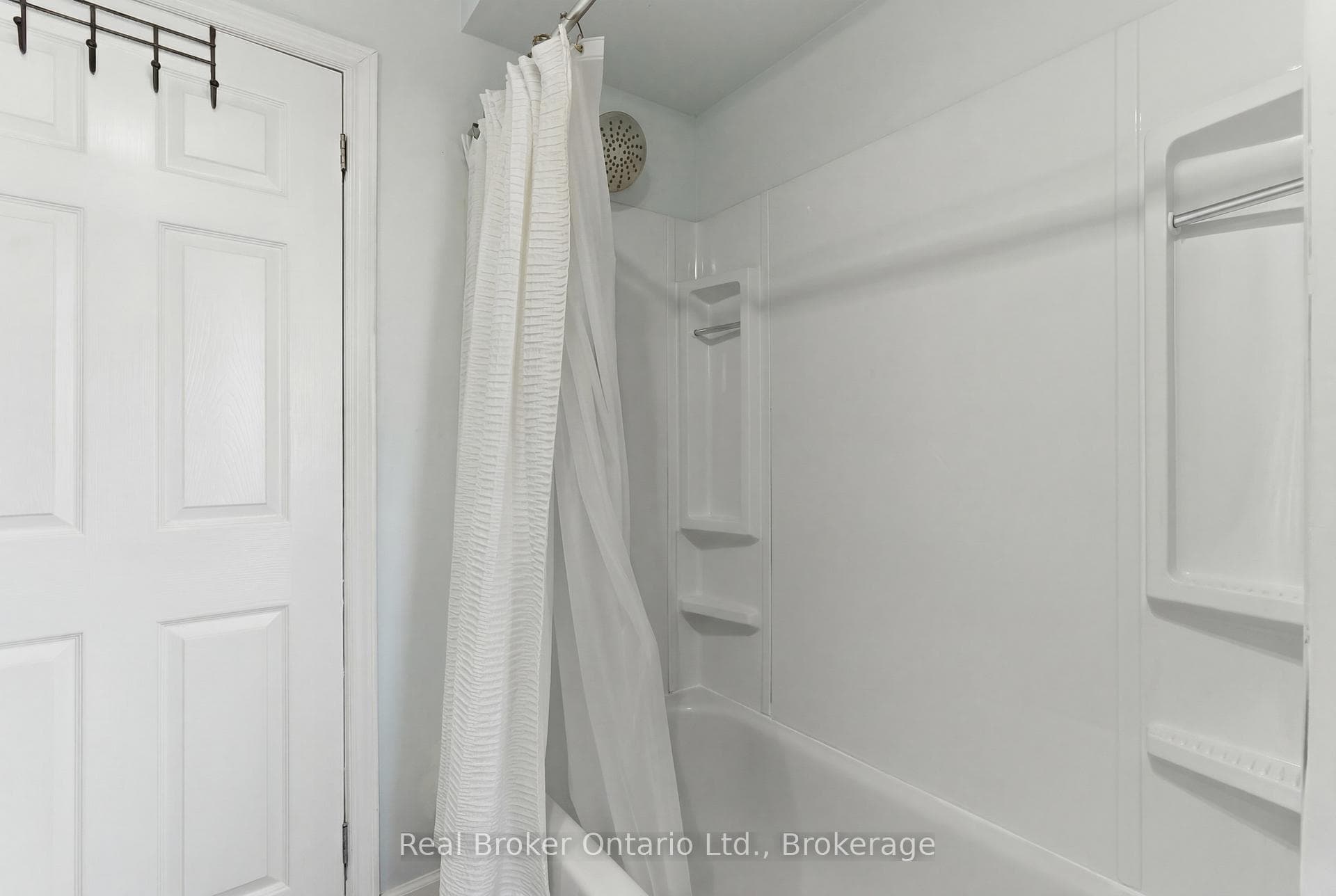154 Niagara Falls Road photo 21