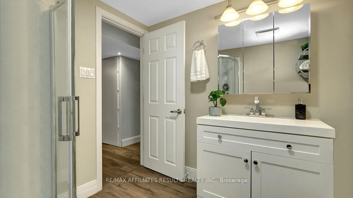 13 Redfox Place photo 33