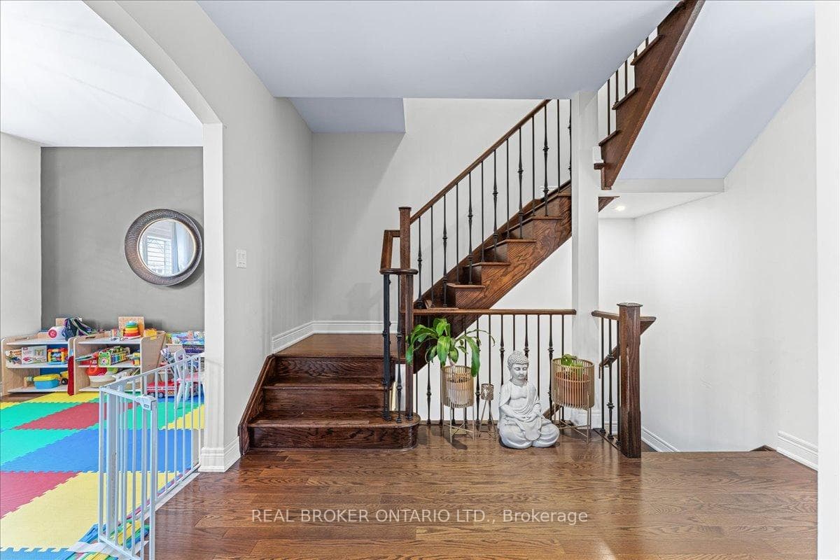 961 Toscana Place photo 19