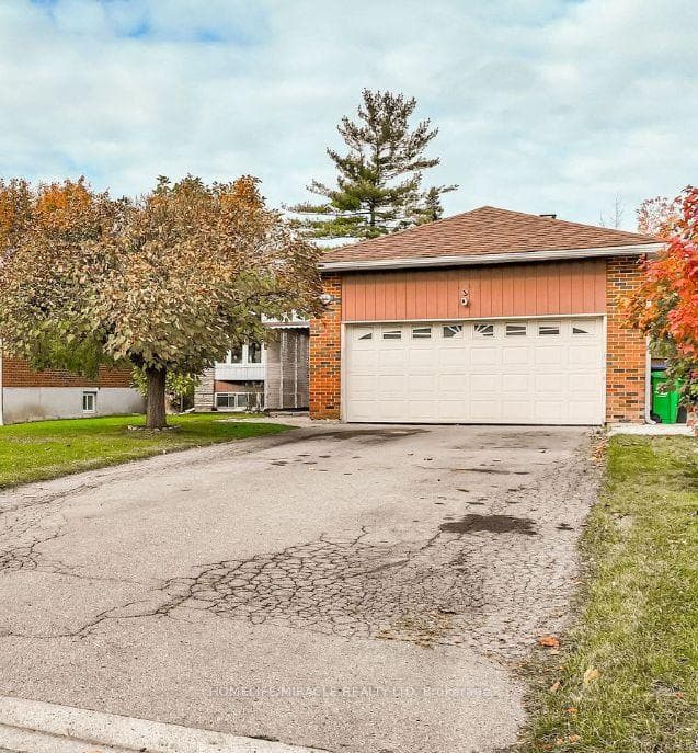 61 Deerfield Crescent photo 1