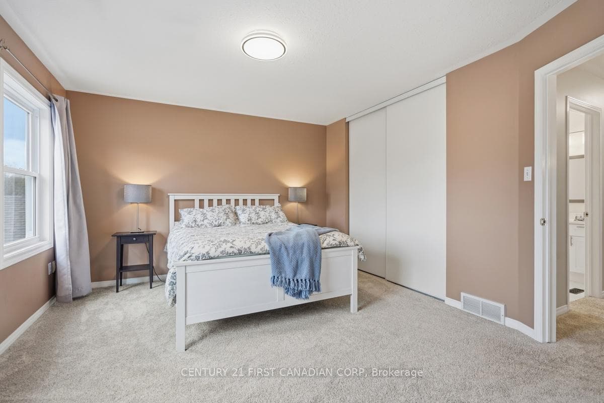 792 Guildwood Boulevard photo 22