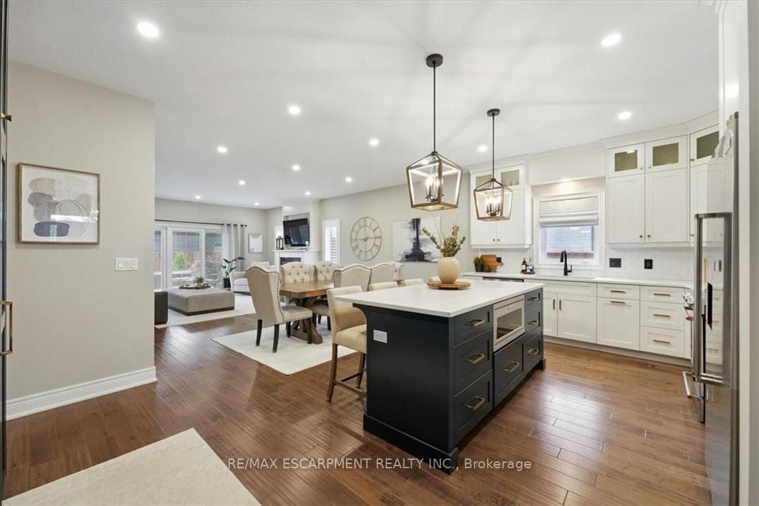 242 JULIA Drive photo 10
