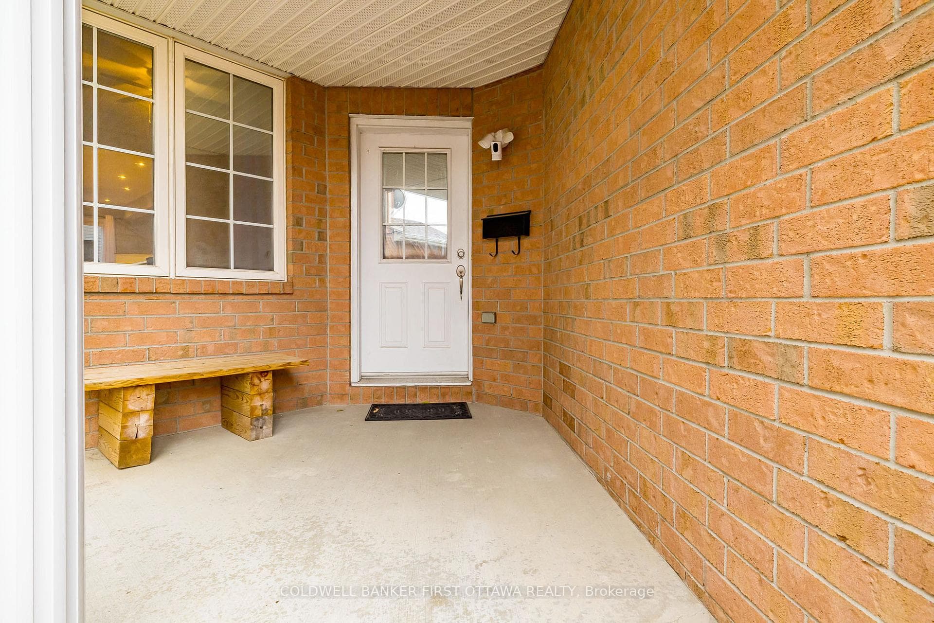 92 DEERFOX Drive photo 4