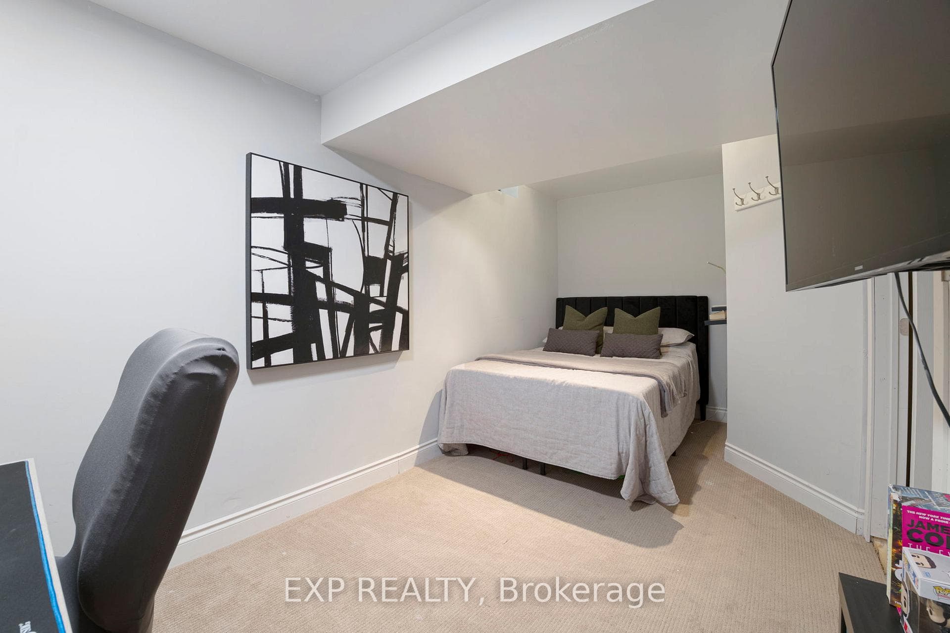 192 Ross Lane photo 25