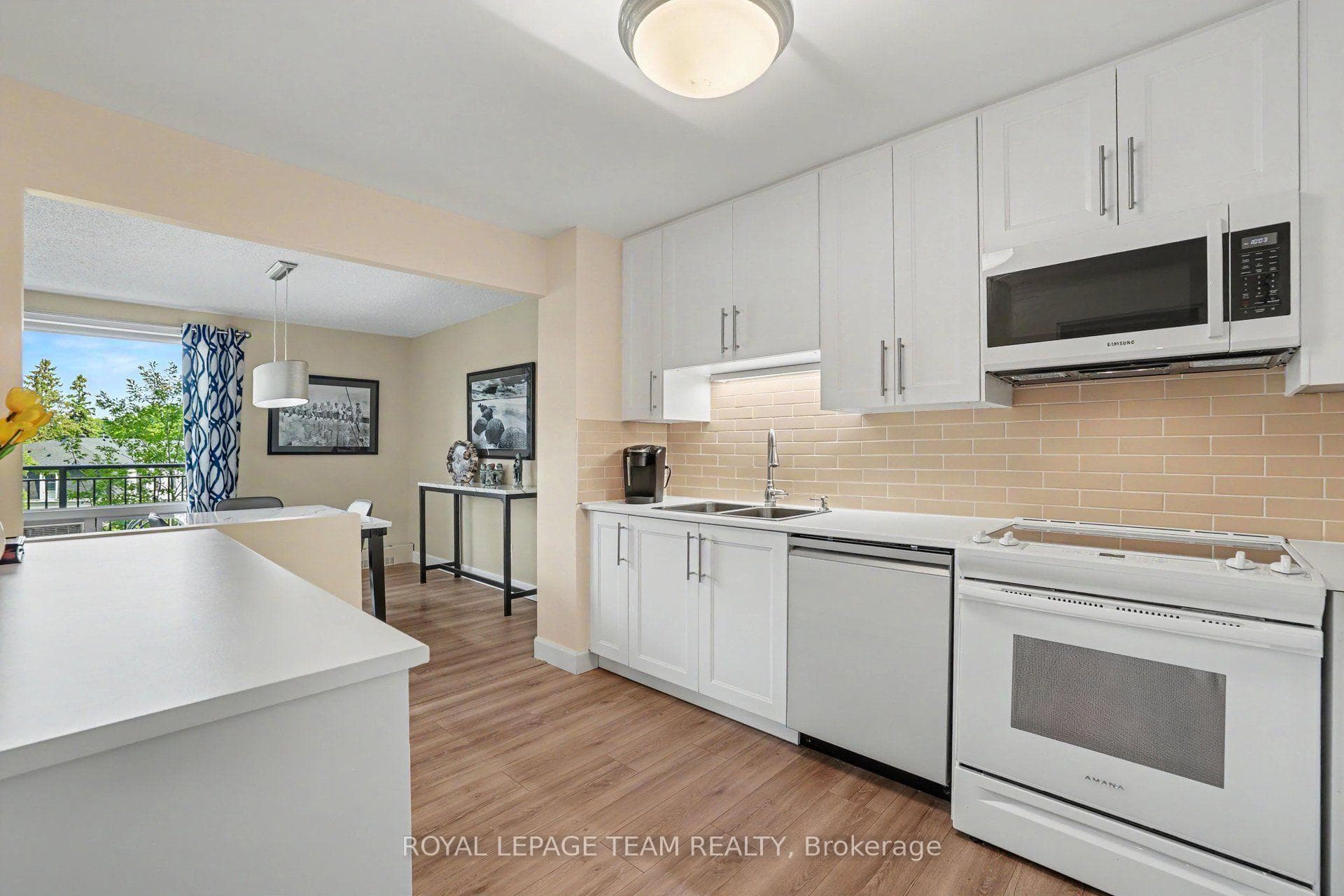 1485 Baseline Road Unit 302 photo 17