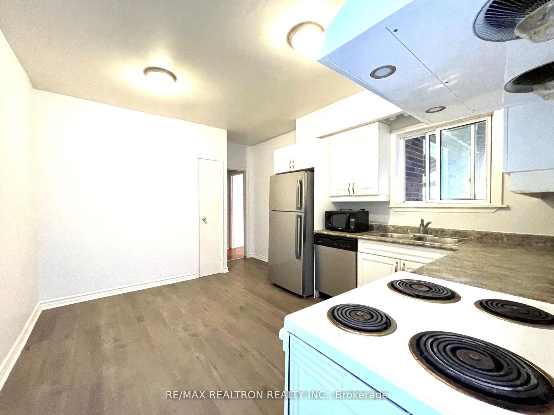 216 Glebemount Avenue Unit Main photo 5