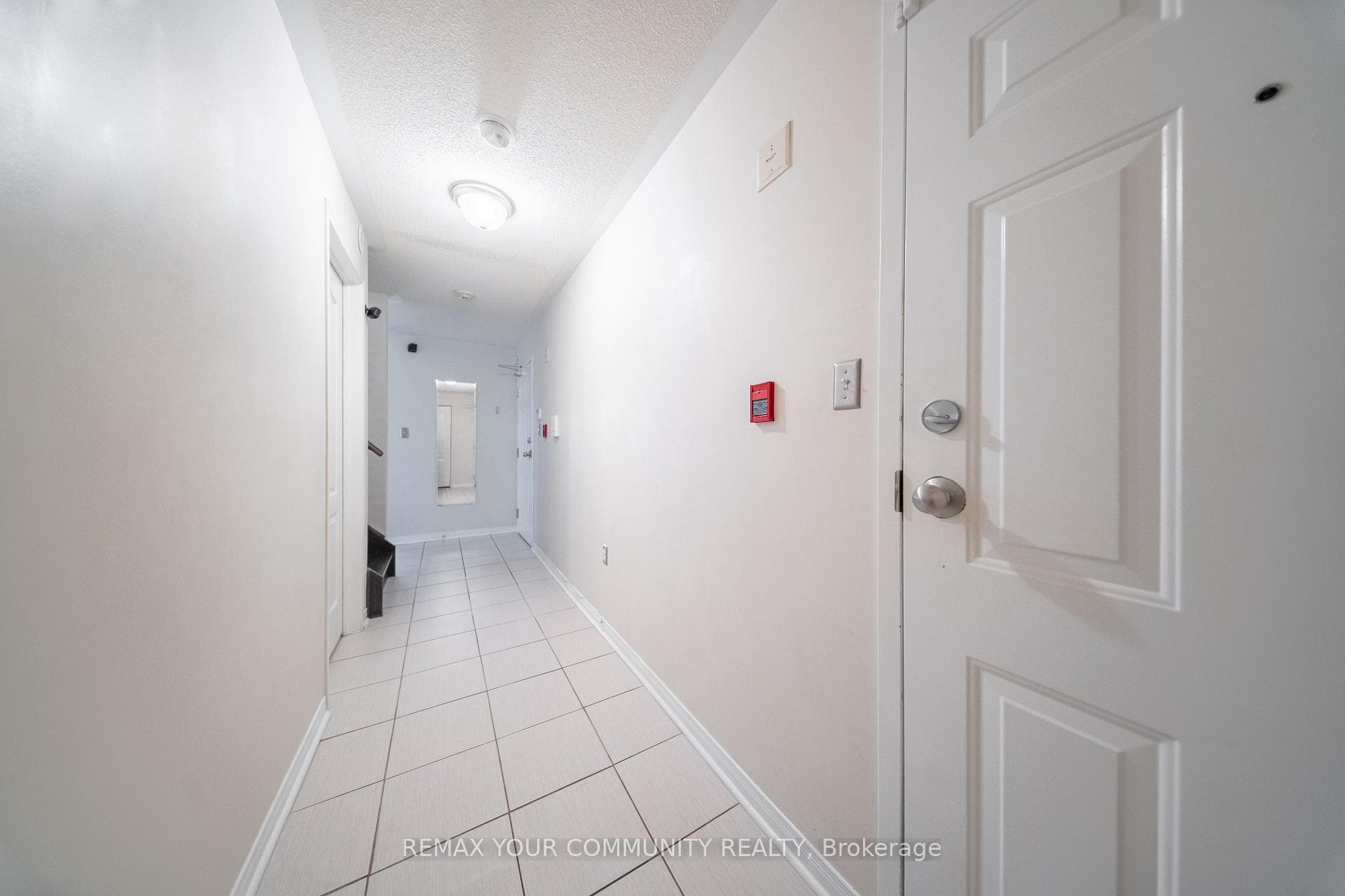 651F Warden Avenue Unit 48 photo 5