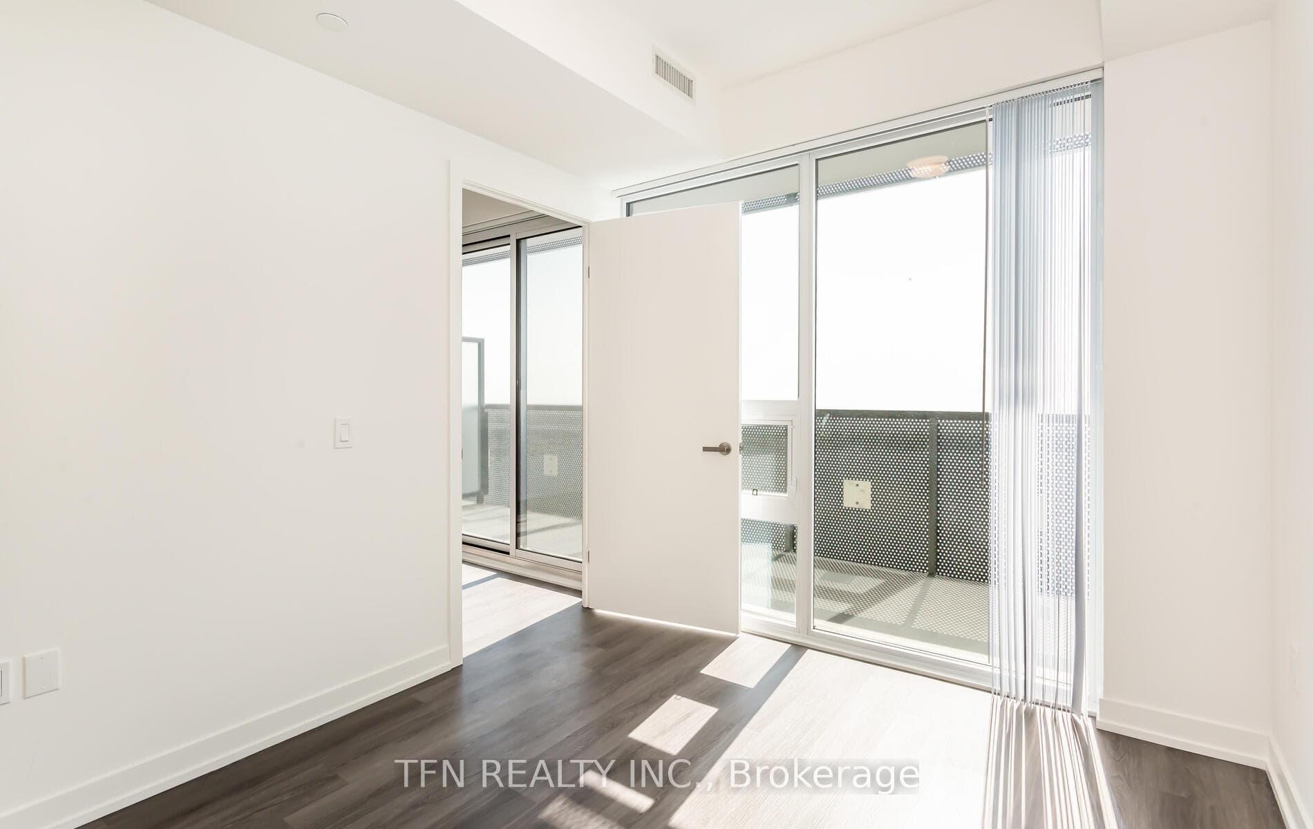 138 Downes Street Unit 5707 photo 13