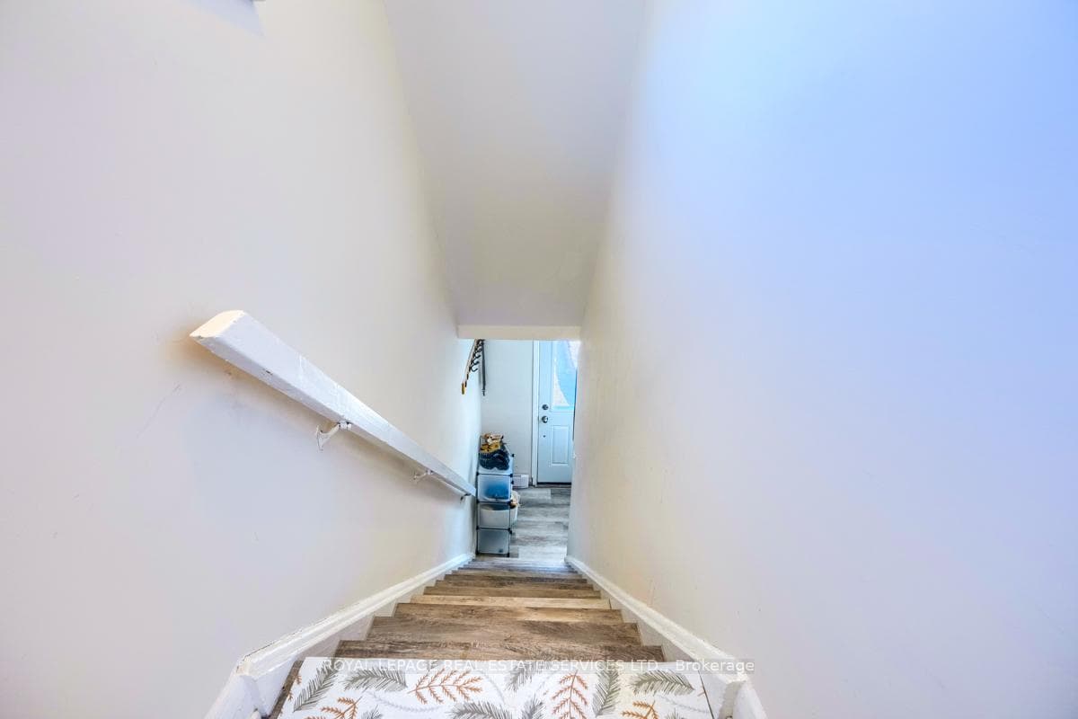18 Ewing Street Unit 1 photo 7