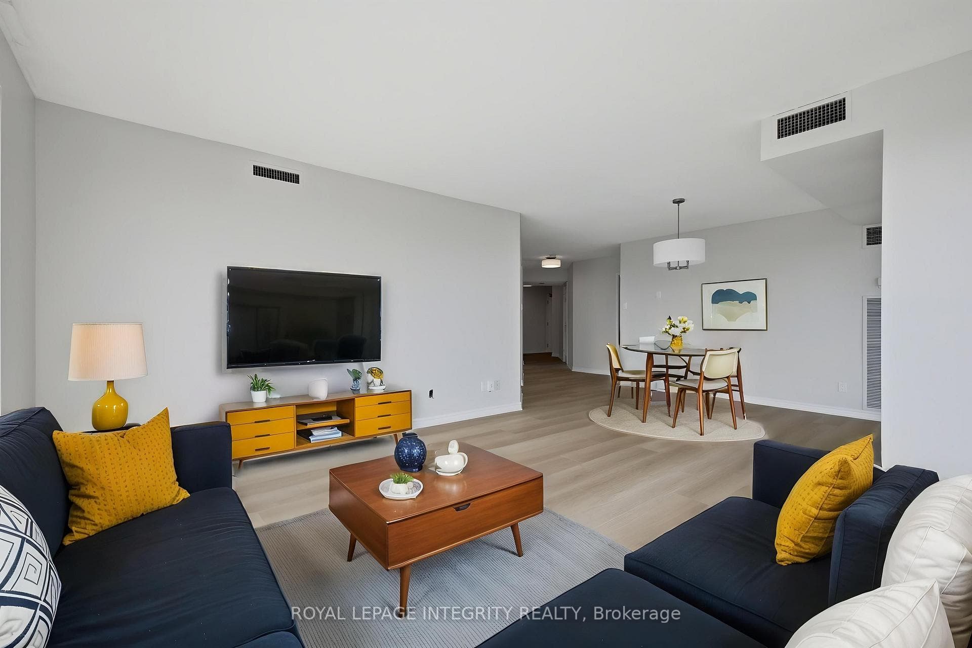545 St Laurent Boulevard Unit 1207 photo 16