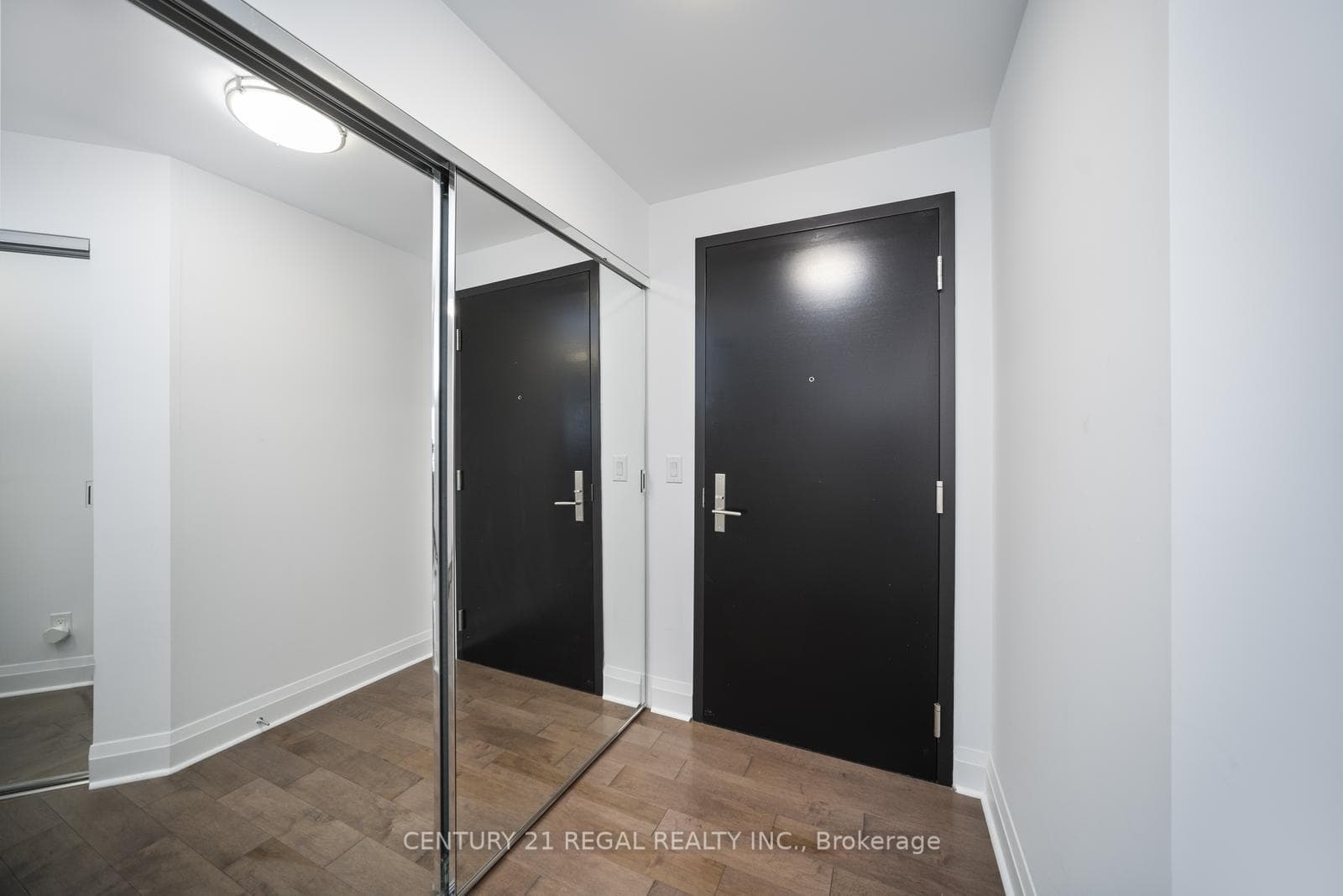 65 St Mary Street Unit 2407 photo 9