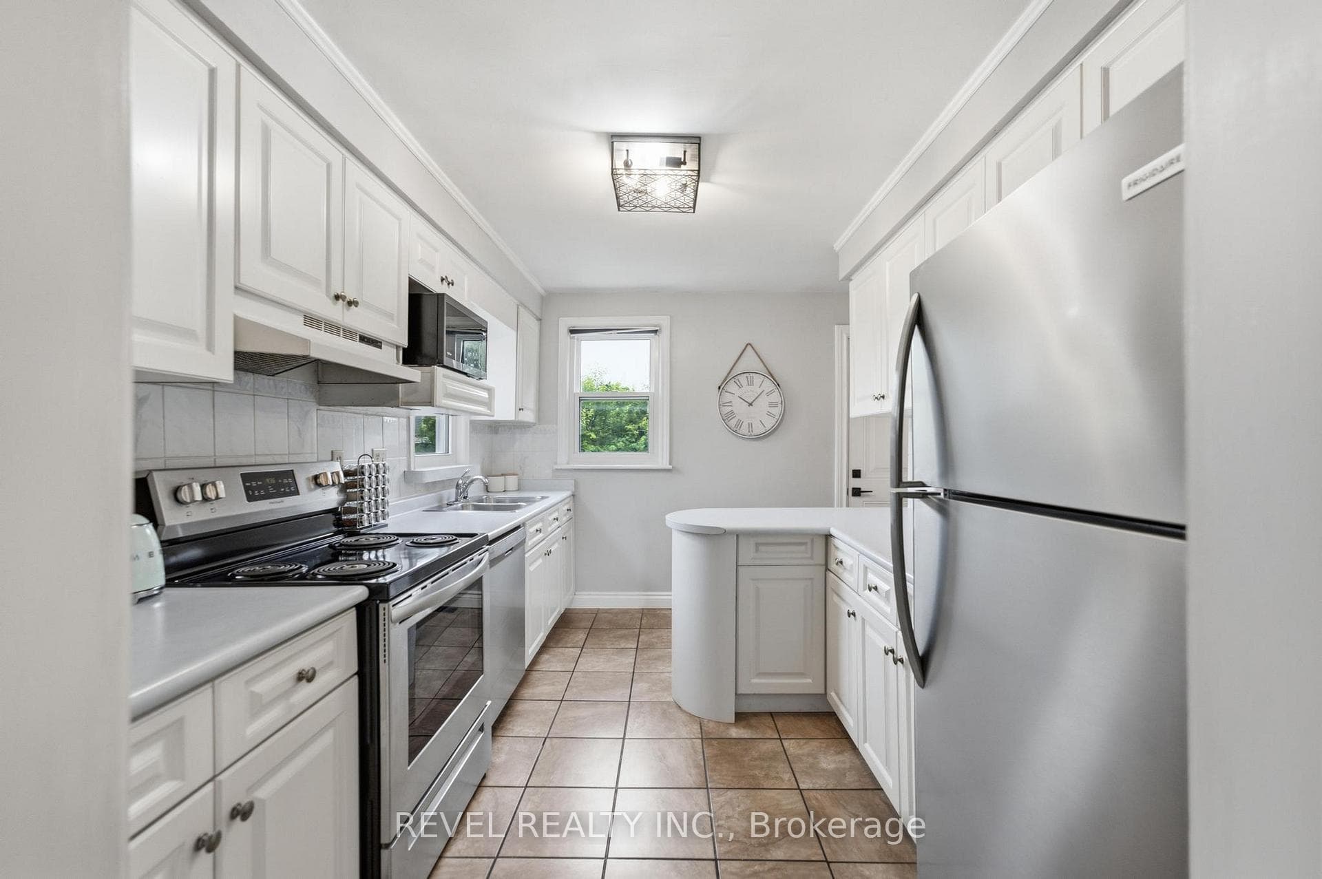 481 Upper Gage Avenue photo 11