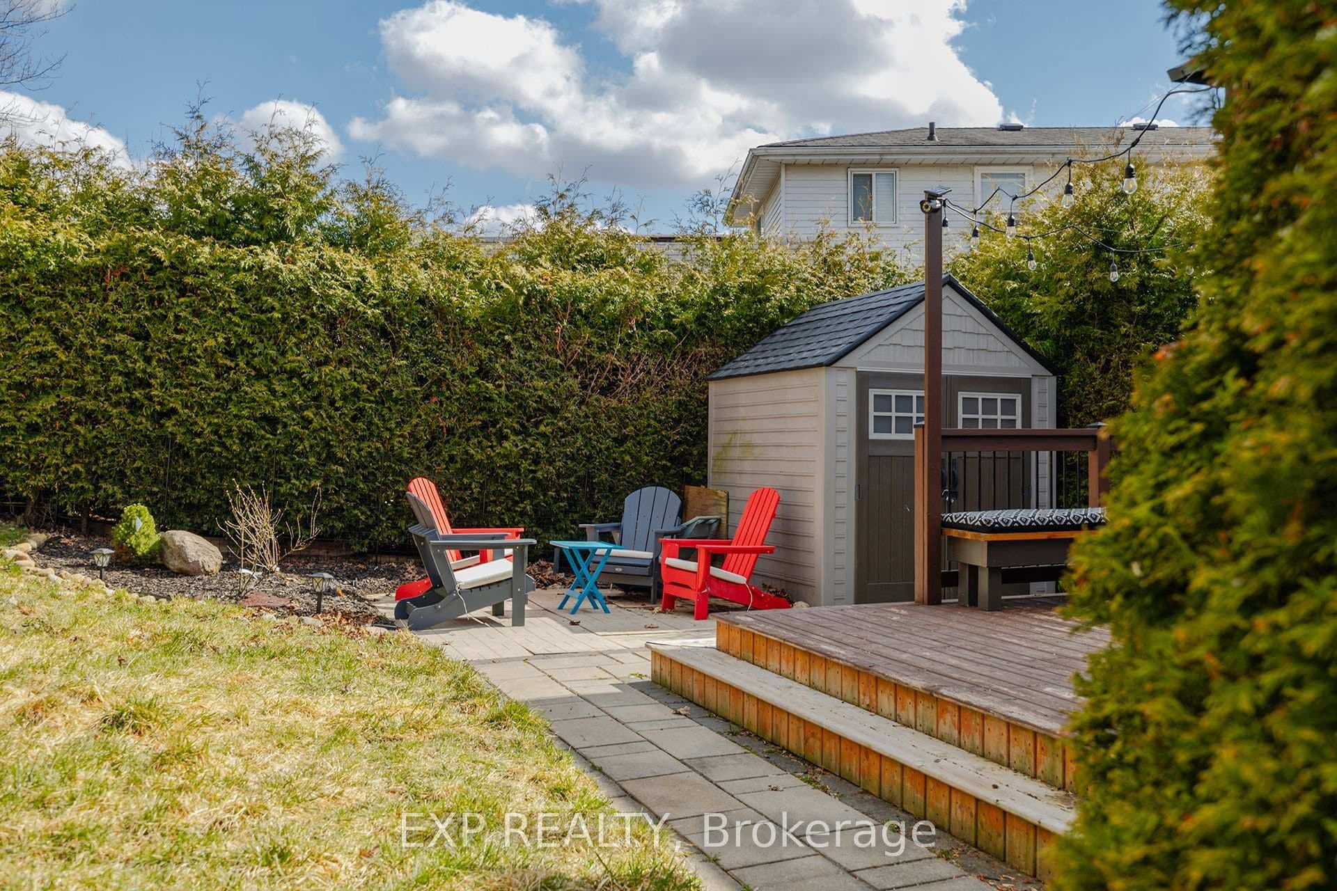 8 Holly Court photo 23