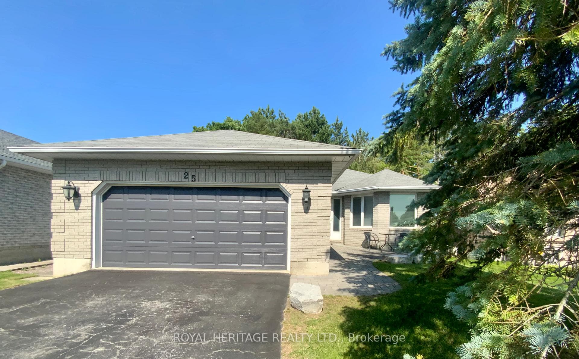 25 Hillview Drive photo 1