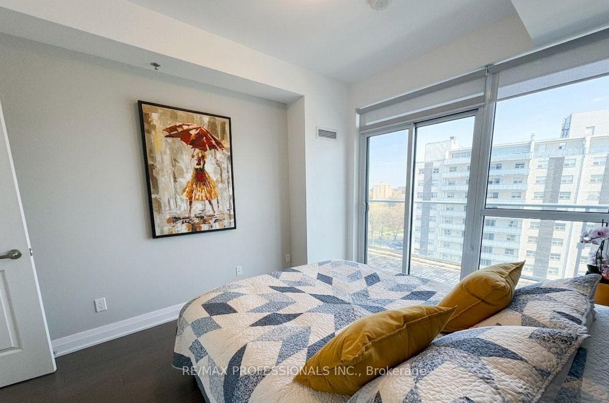 55 Speers Road Unit 708 photo 13
