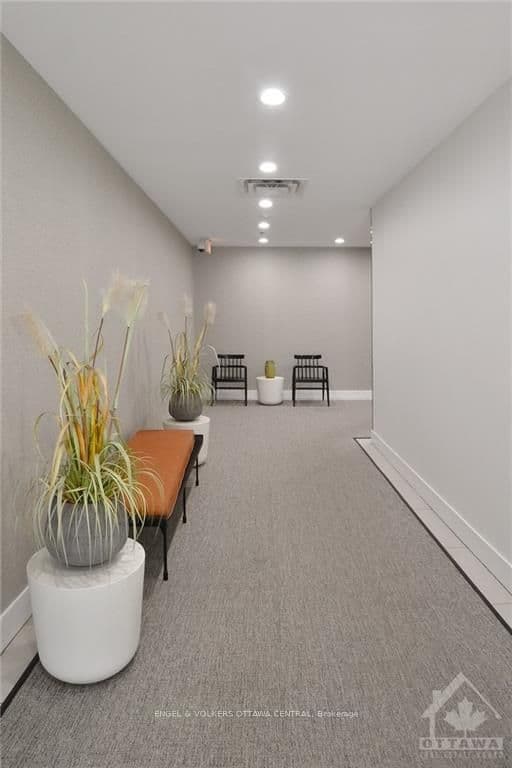 630 QUEEN Street Unit 302 photo 17