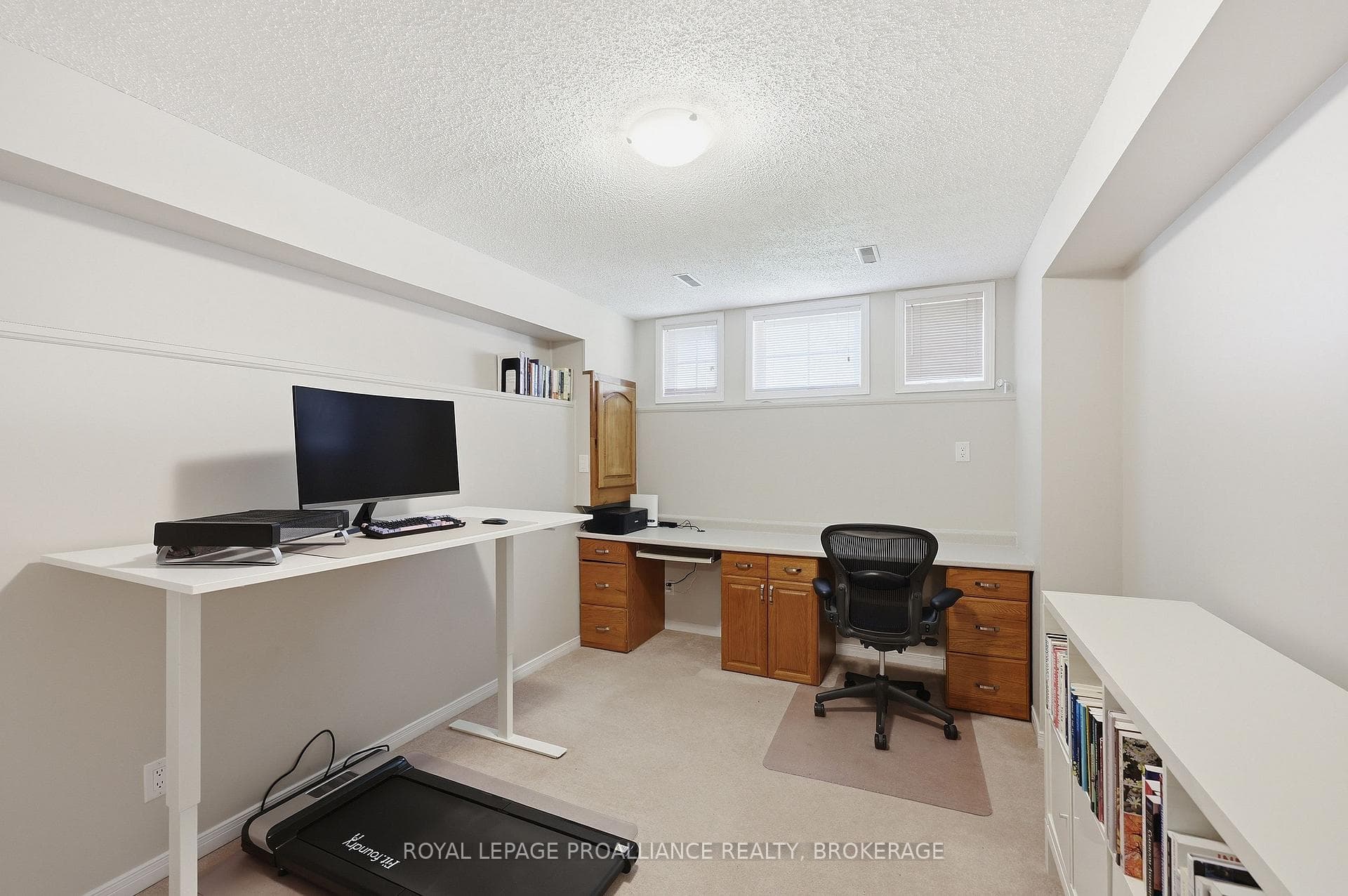 1380 Fisher Crescent photo 28