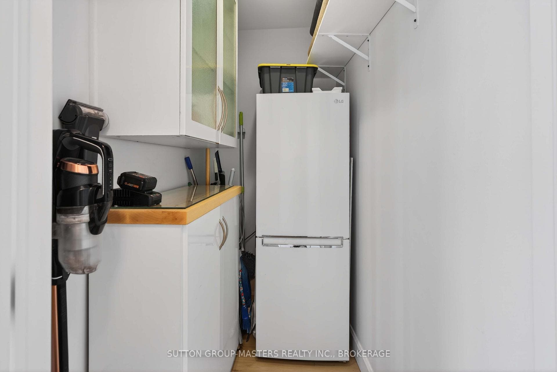 1 Mowat Avenue Unit 401 photo 27