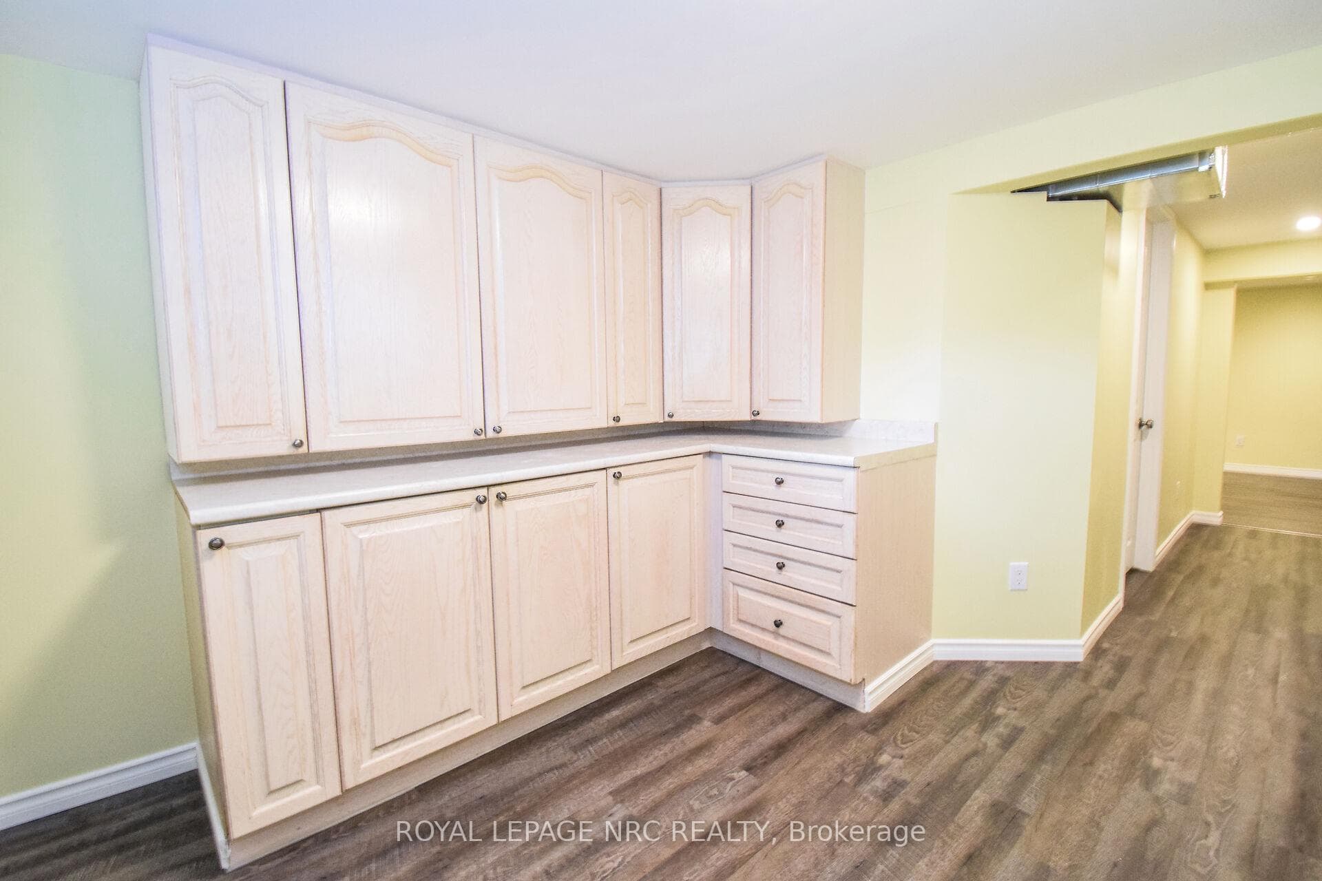 850 David Street photo 25
