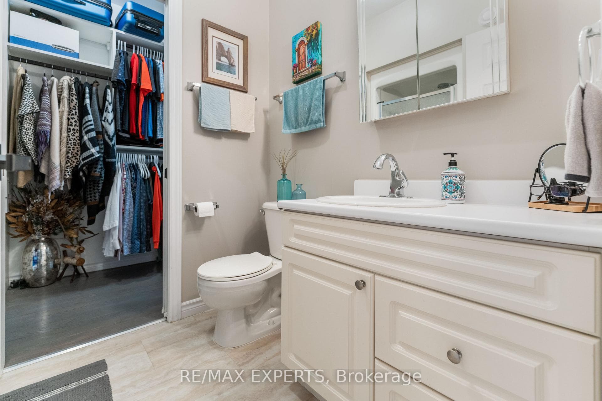 608 Simcoe Street Unit 19 photo 21