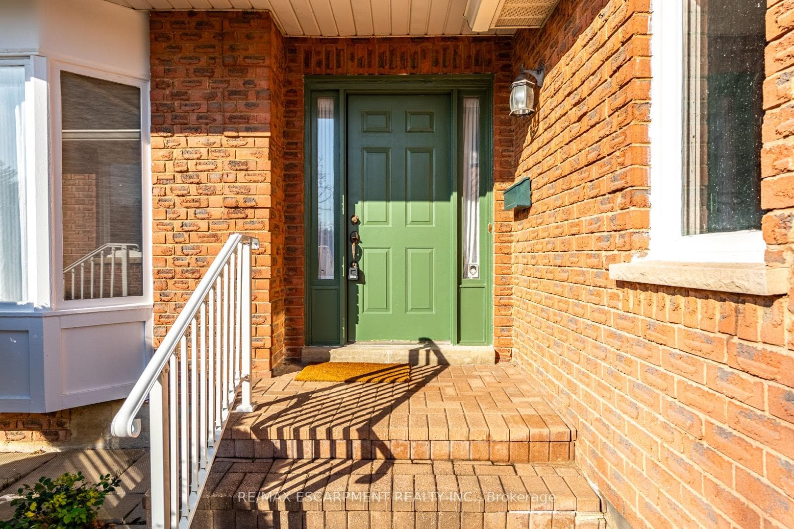 7 Creekwood Place photo 3