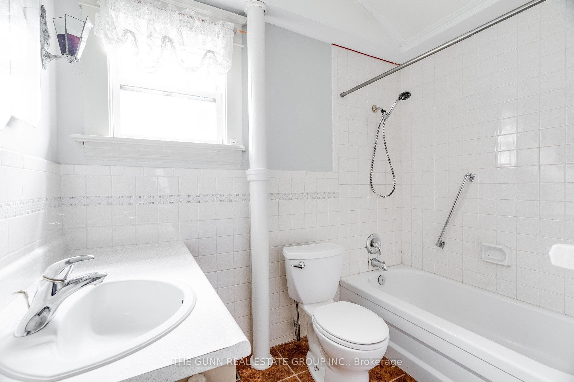 904 Dame Street photo 16