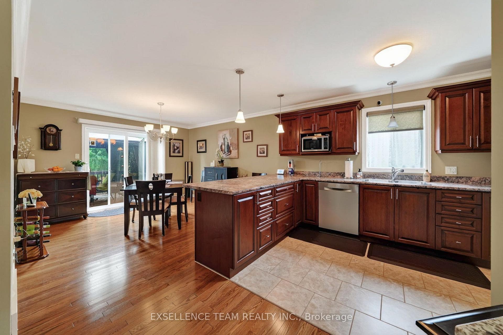 1159 Montreal Road photo 6