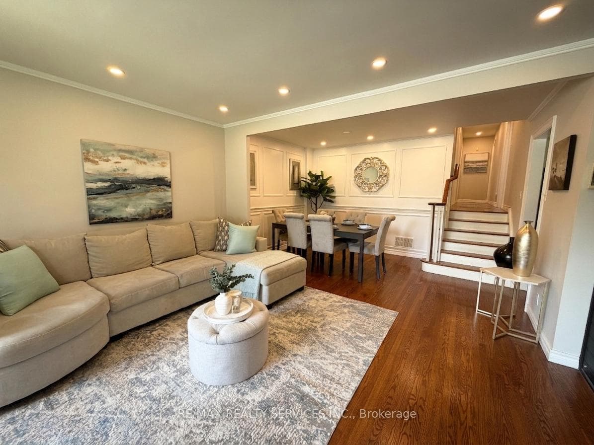 238 Laurier Avenue photo 9
