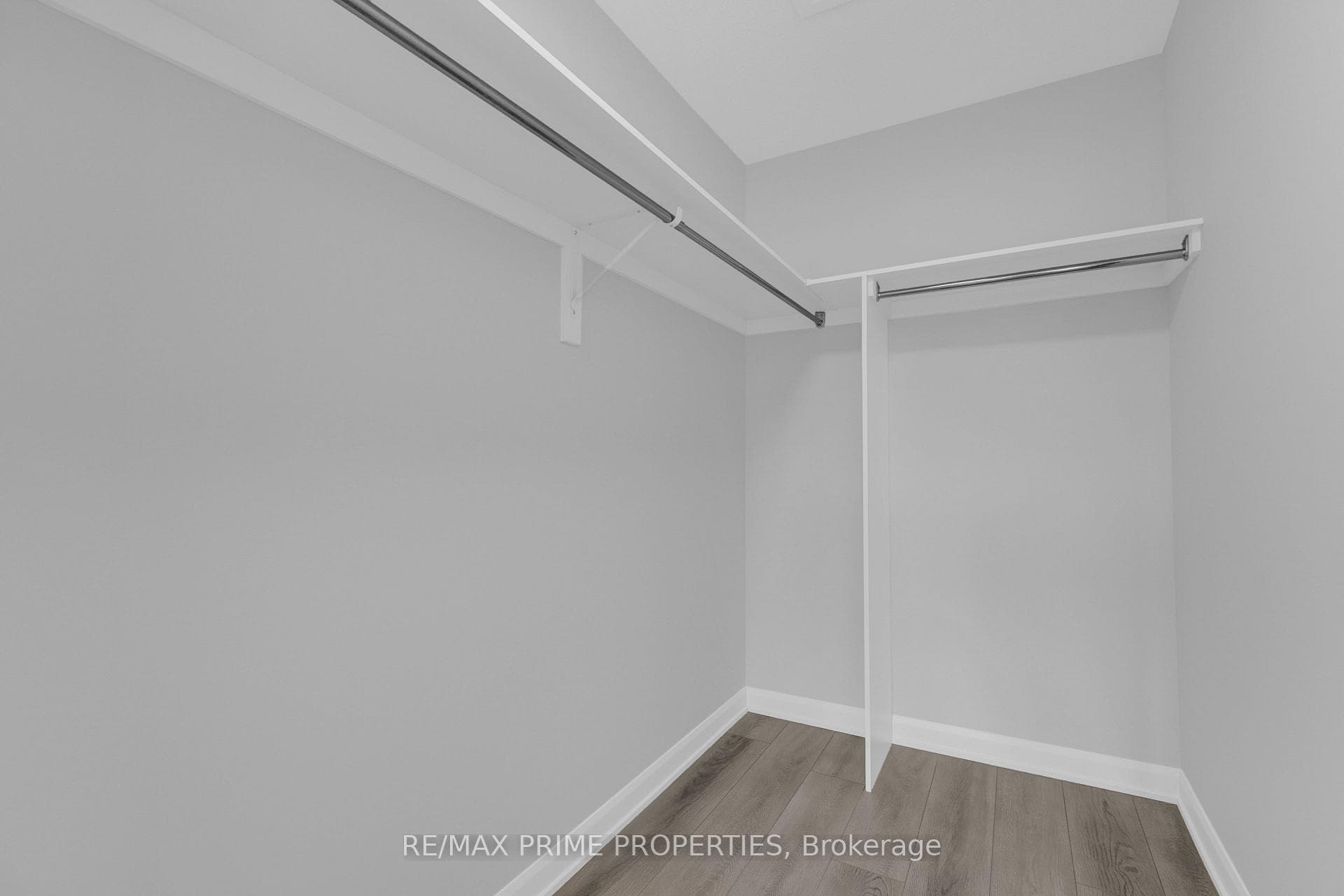 782 TADPOLE Crescent photo 16
