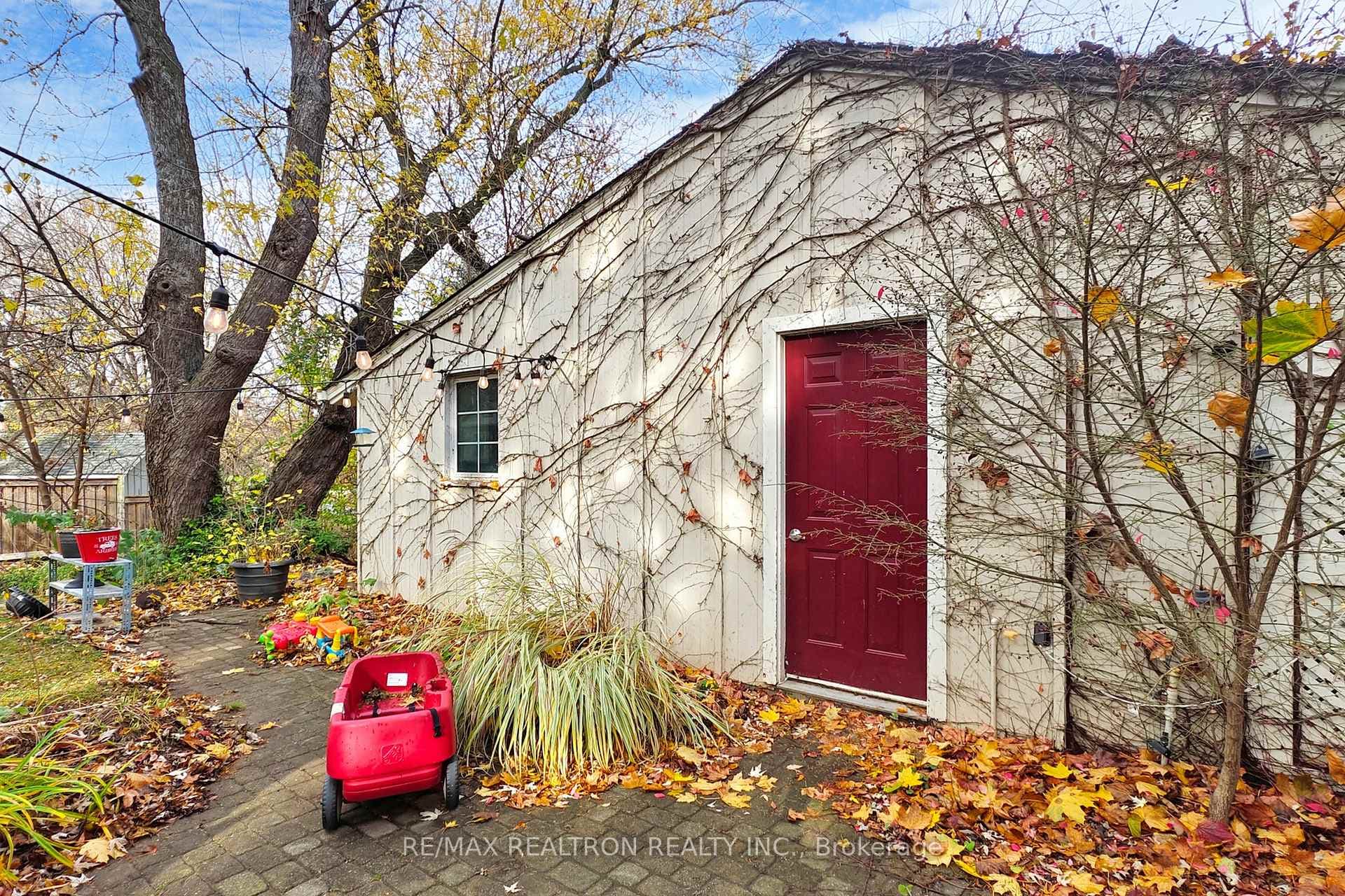 705 Cedar Avenue photo 33