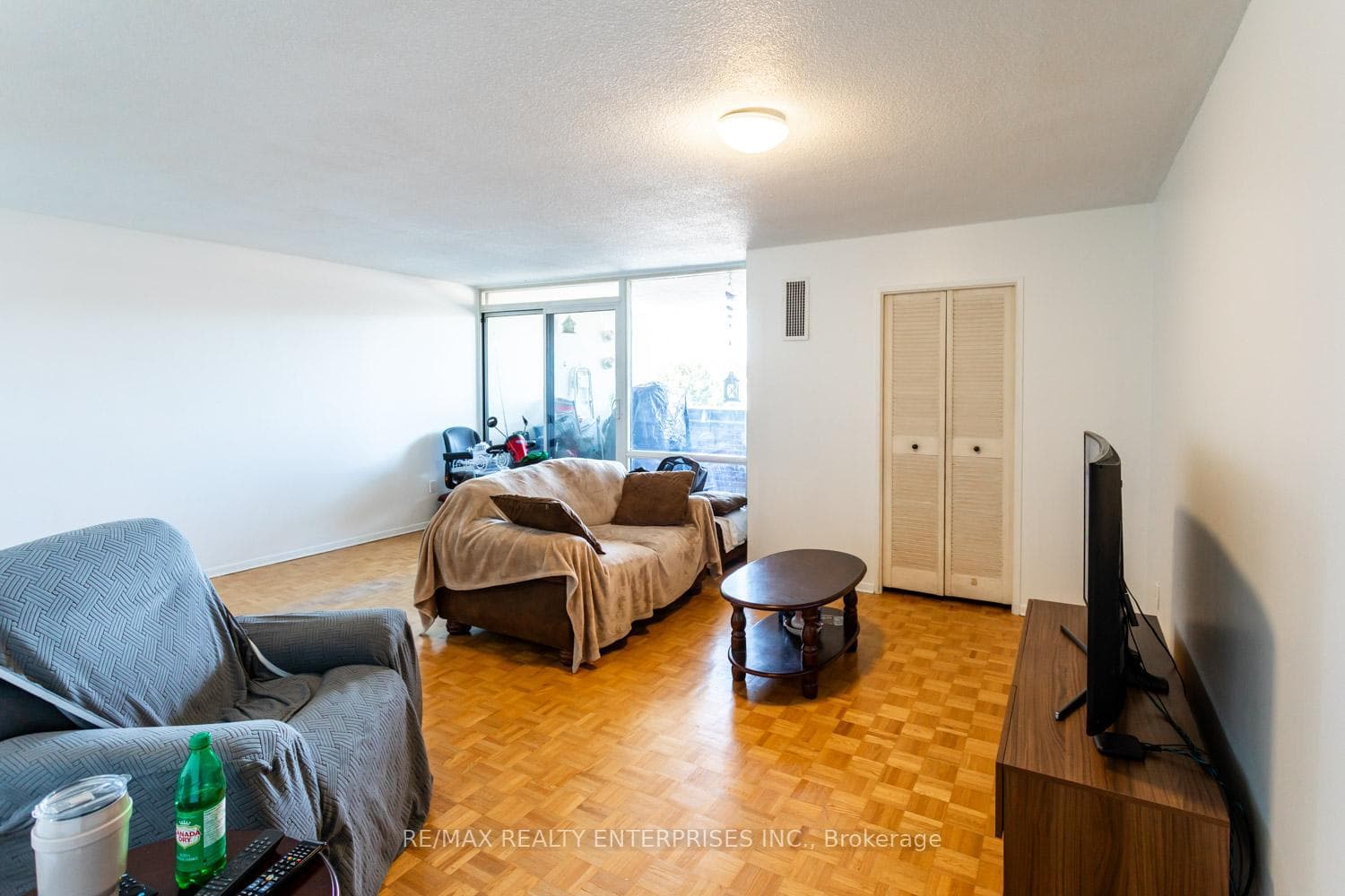 1535 Lakeshore Road Unit 404 photo 13