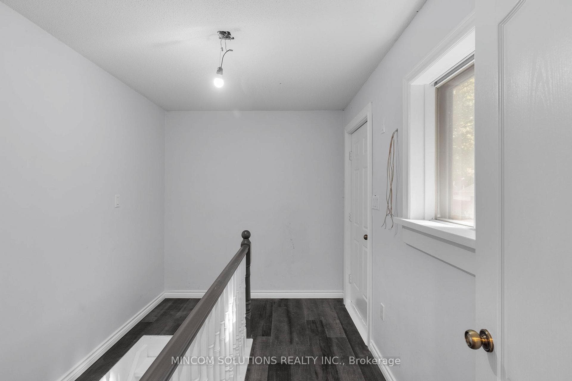 Separate side entrance to basement
