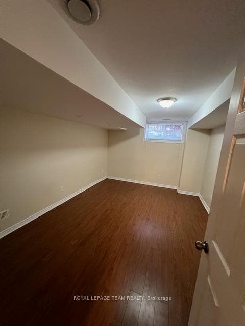 685 Everlasting Crescent Unit B photo 10