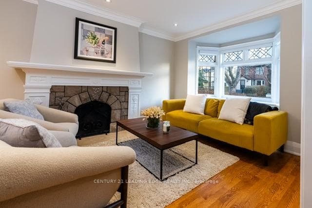 342 Woburn Avenue photo 2