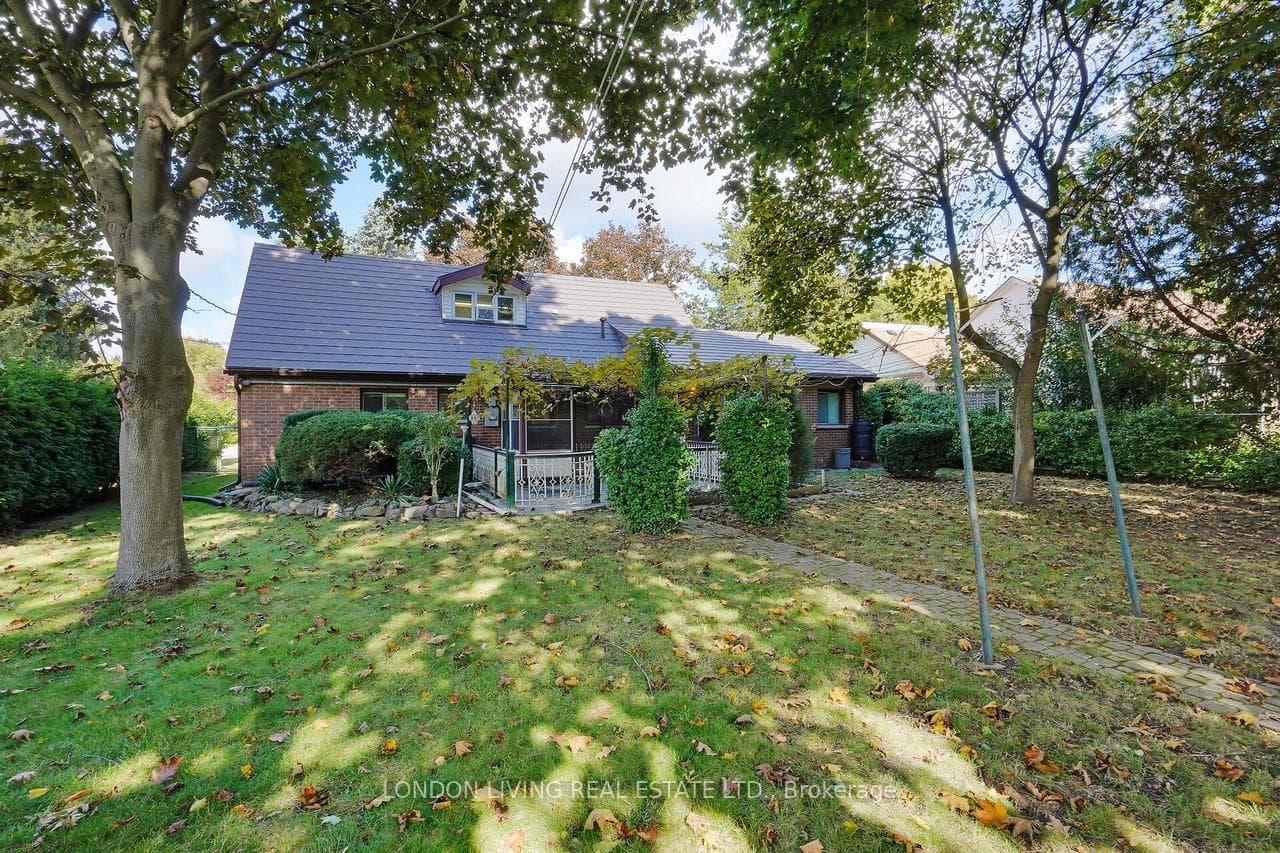 596 Kingsway Avenue photo 30